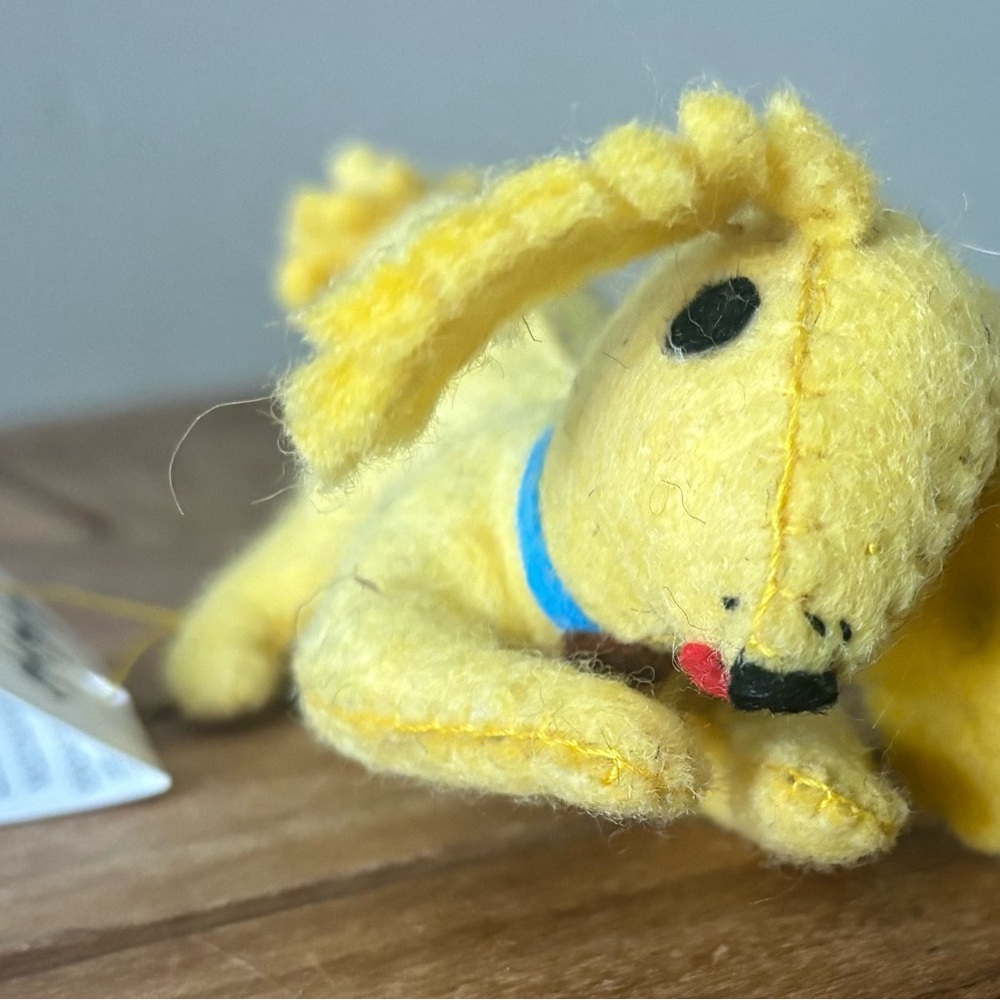 NWT Golden Retriever Felt Christmas Ornament Silk Road Bazaar Handmade Playful